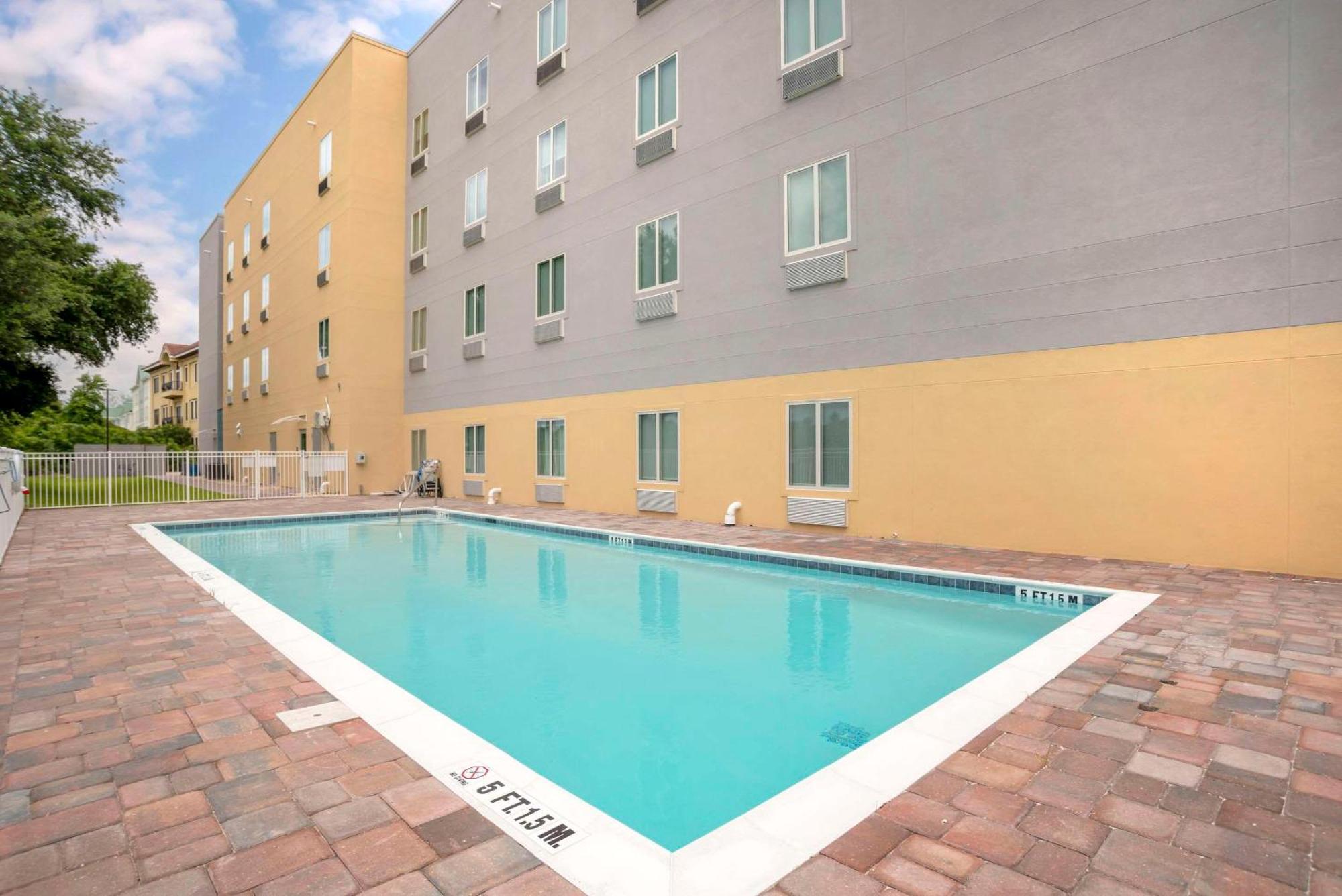 Comfort Inn & Suites Destin Near Henderson Beach 米拉马海滩 外观 照片