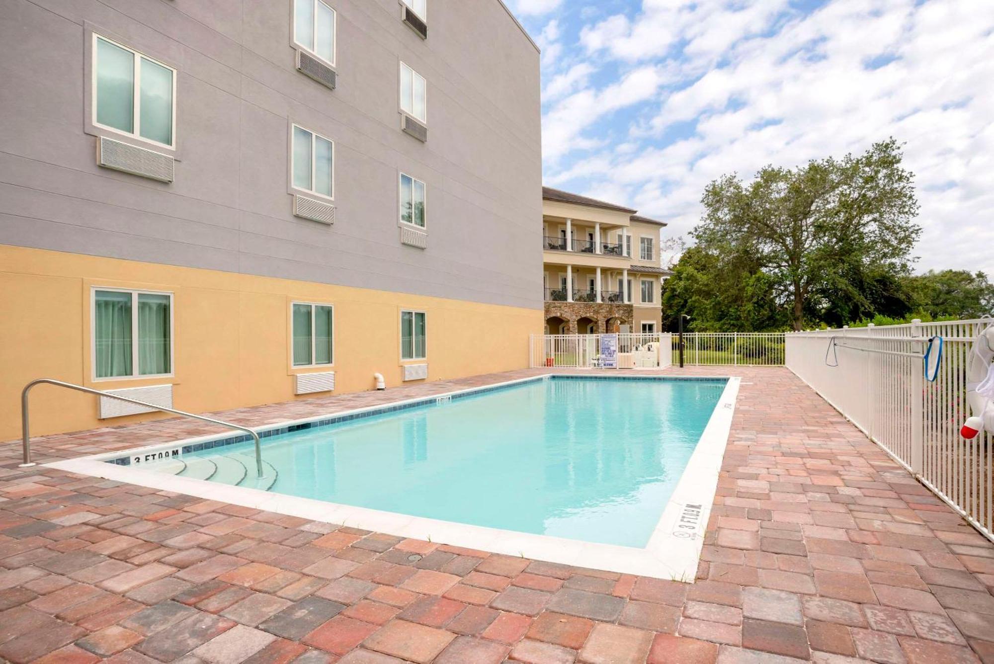 Comfort Inn & Suites Destin Near Henderson Beach 米拉马海滩 外观 照片